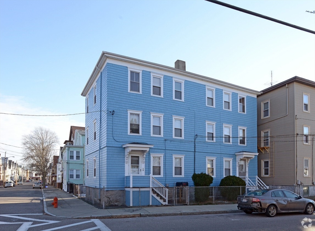 124 Crapo Street, New Bedford, Massachusetts, 1 Bedroom Bedrooms, 3 Rooms Rooms,1 BathroomBathrooms,Residential Lease,For Rent,Crapo Street,73380267