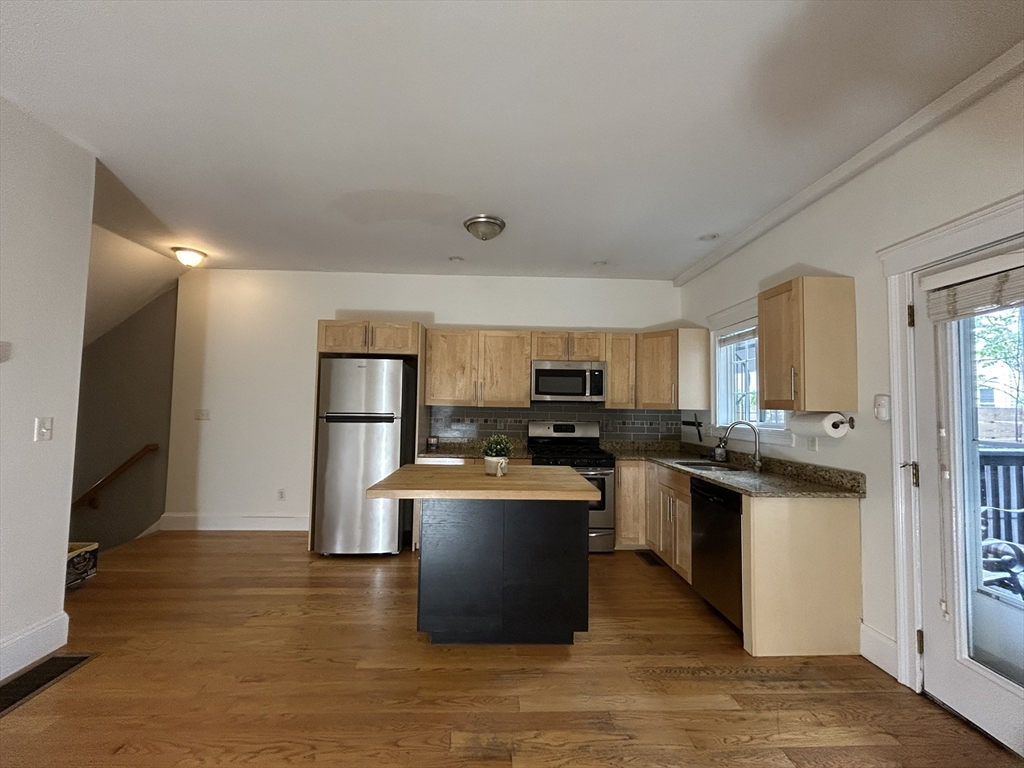 144 West 8th, Boston, Massachusetts, 2 Bedrooms Bedrooms, 7 Rooms Rooms,1.5 BathroomsBathrooms,Residential Lease,For Rent,West 8th,73380268