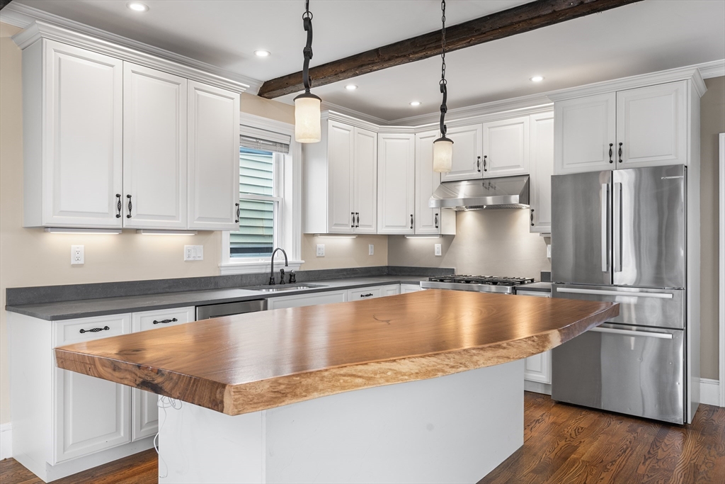 76 Horace Street, Boston, Massachusetts, 3 Bedrooms Bedrooms, 7 Rooms Rooms,3 BathroomsBathrooms,Residential Lease,For Rent,Horace Street,73380272