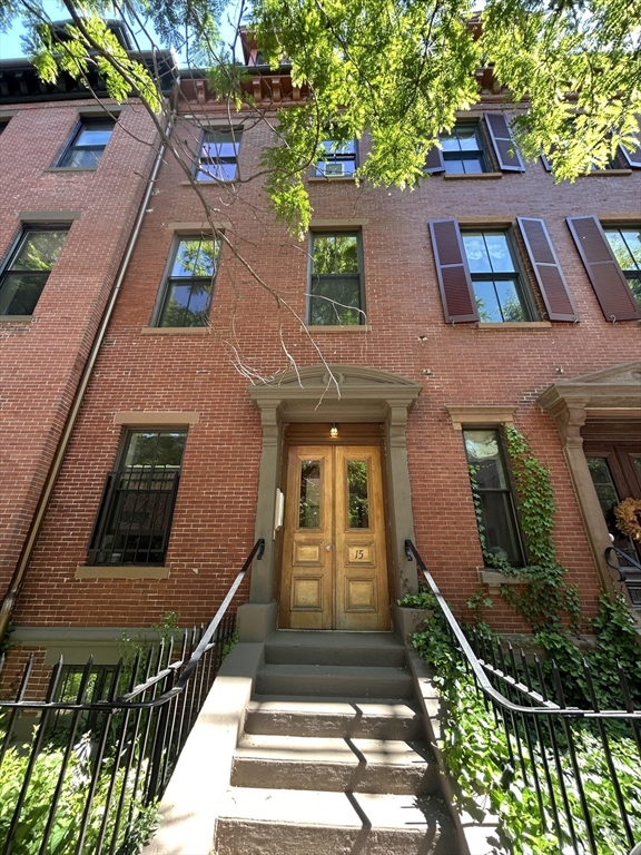 15 Dwight Street, Boston, Massachusetts, 6 Bedrooms Bedrooms, 17 Rooms Rooms,5.5 BathroomsBathrooms,Residential Income,For Sale,Dwight Street,73380280