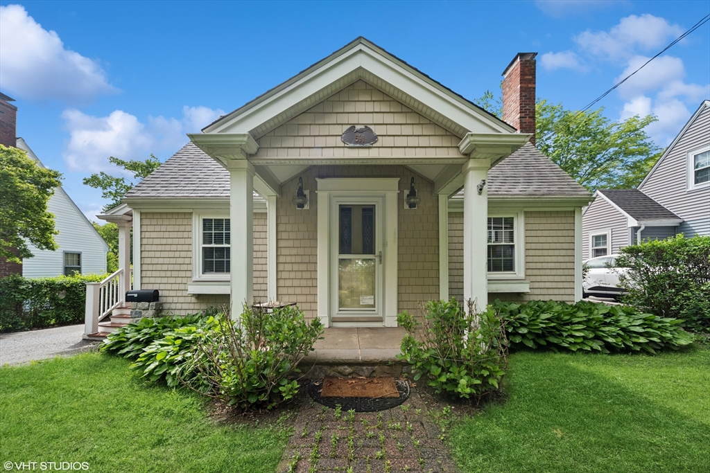 591 Poplar St, Boston, Massachusetts, 3 Bedrooms Bedrooms, 9 Rooms Rooms,2 BathroomsBathrooms,Residential,For Sale,Poplar St,73380047