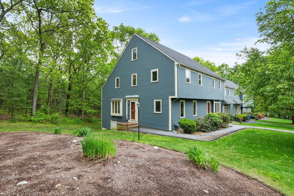 16 Deer Path, Maynard, Massachusetts, 2 Bedrooms Bedrooms, 5 Rooms Rooms,3 BathroomsBathrooms,Residential,For Sale,Deer Path,73380185