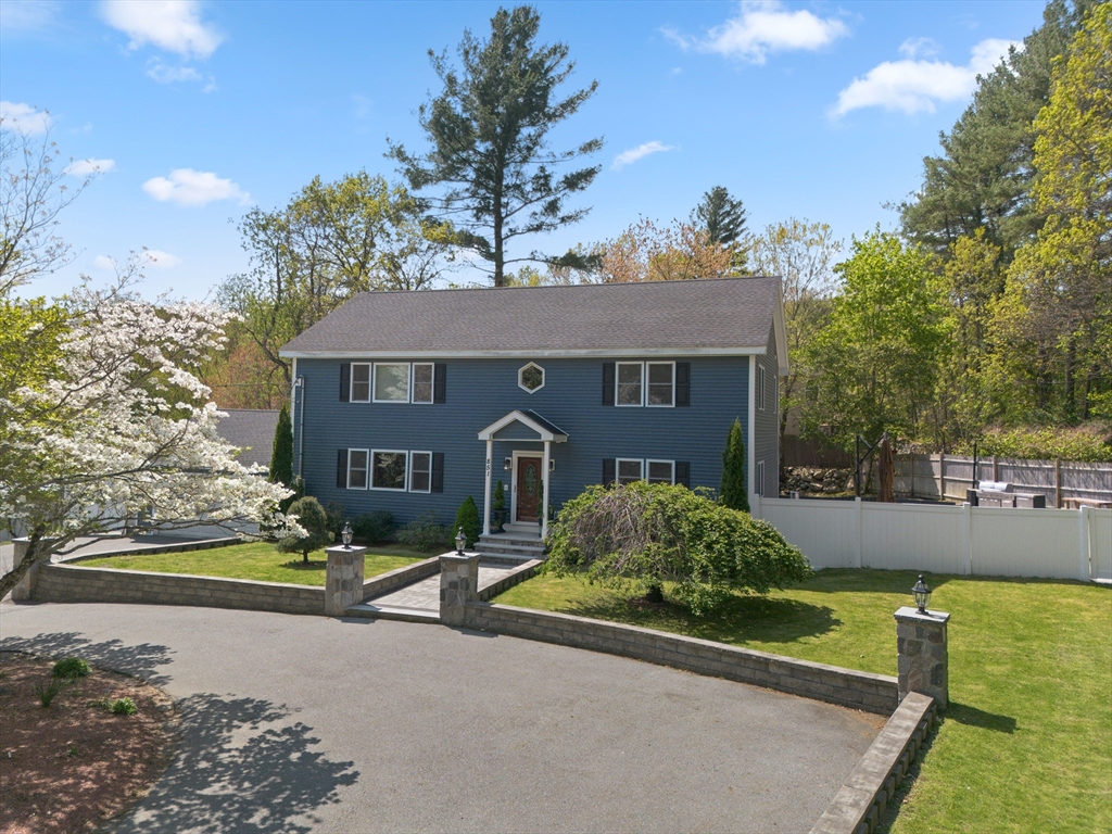851 Forest St, North Andover, Massachusetts, 3 Bedrooms Bedrooms, 9 Rooms Rooms,3.5 BathroomsBathrooms,Residential,For Sale,Forest St,73380742