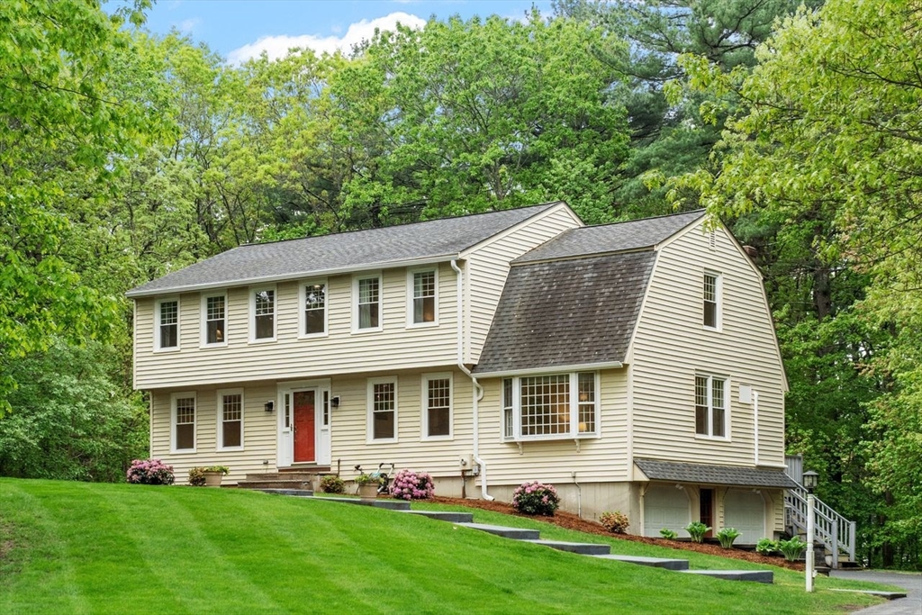 163 Candlestick Road, North Andover, Massachusetts, 4 Bedrooms Bedrooms, 9 Rooms Rooms,2.5 BathroomsBathrooms,Residential,For Sale,Candlestick Road,73379248
