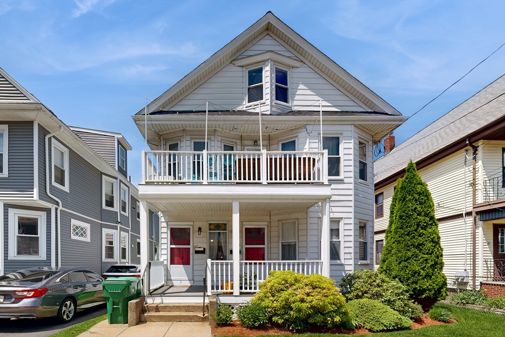 49 Princeton St, Medford, Massachusetts, 5 Bedrooms Bedrooms, 12 Rooms Rooms,2 BathroomsBathrooms,Residential Income,For Sale,Princeton St,73379696