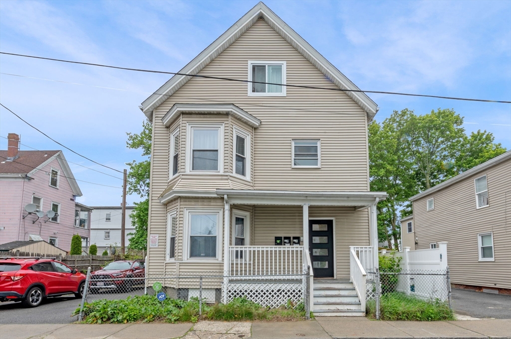12 Chestnut Ave, Lynn, Massachusetts, 6 Bedrooms Bedrooms, 12 Rooms Rooms,3 BathroomsBathrooms,Residential Income,For Sale,Chestnut Ave,73380773