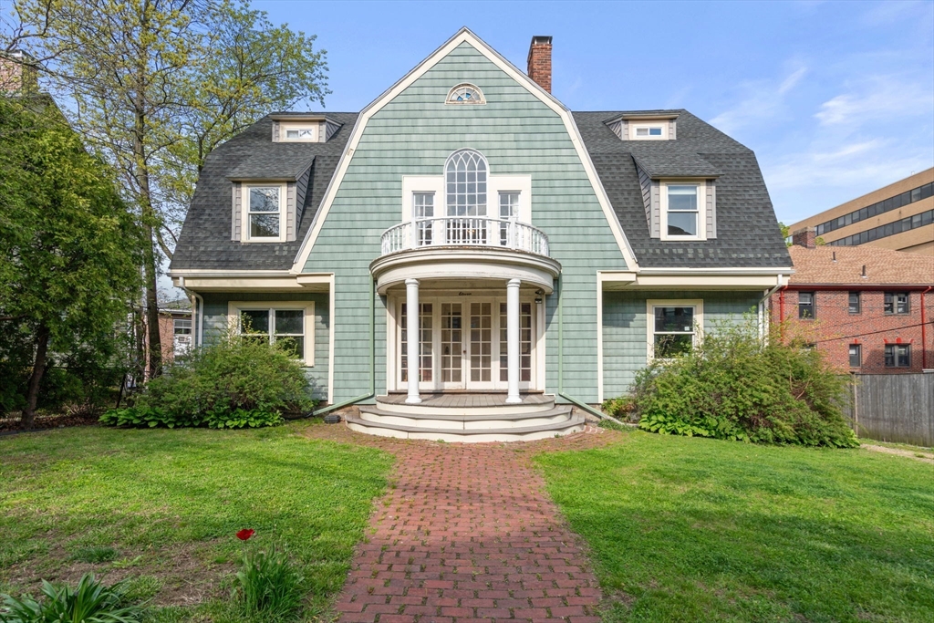 11 Elko St, Boston, Massachusetts, 4 Bedrooms Bedrooms, 8 Rooms Rooms,3 BathroomsBathrooms,Residential Lease,For Rent,Elko St,73380833