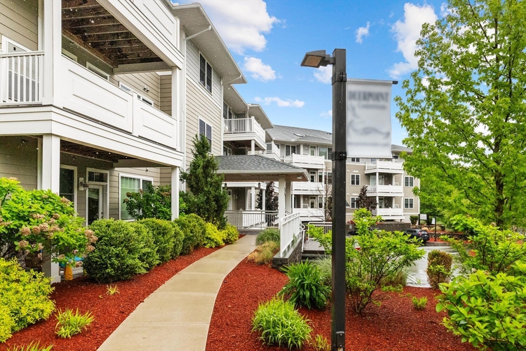 2 Inwood Drive, Woburn, Massachusetts, 2 Bedrooms Bedrooms, 6 Rooms Rooms,2 BathroomsBathrooms,Residential,For Sale,Inwood Drive,73380835