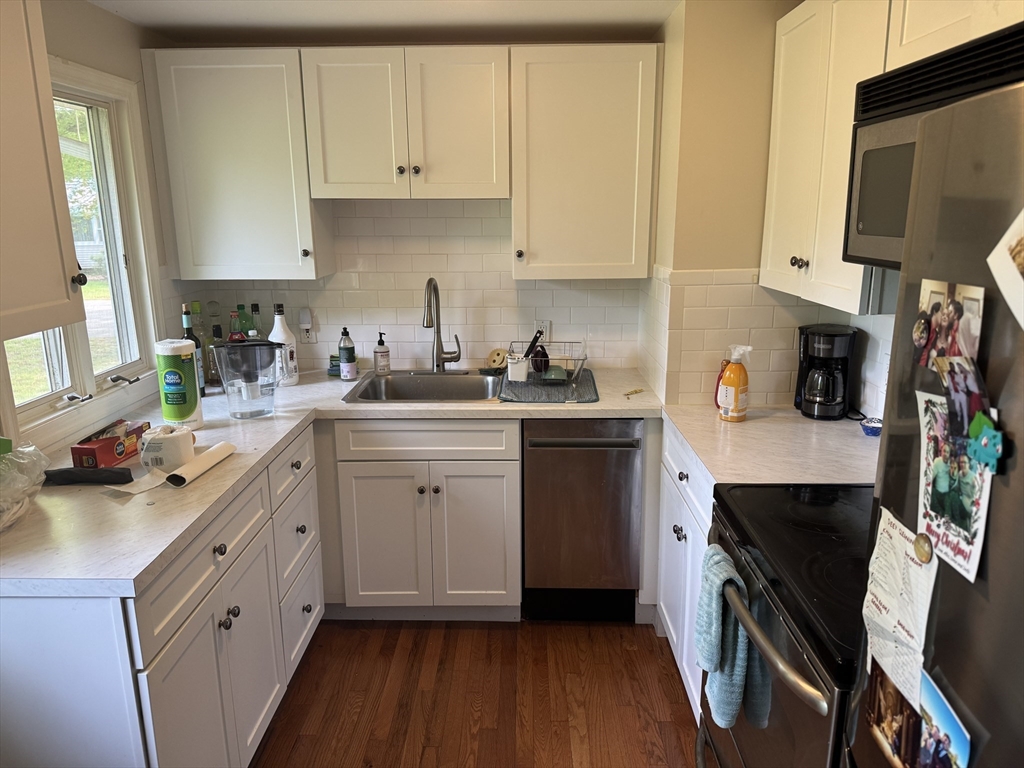 16 Saran Ave, Bedford, Massachusetts, 3 Bedrooms Bedrooms, 5 Rooms Rooms,1 BathroomBathrooms,Residential Lease,For Rent,Saran Ave,73380841