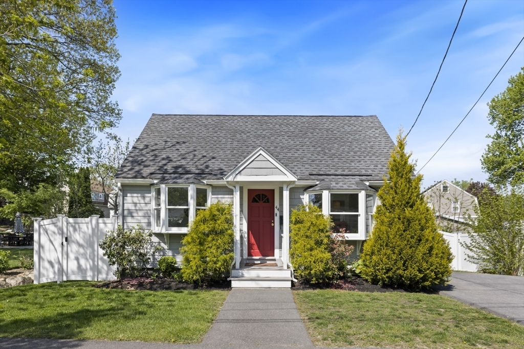 44 County Way, Beverly, Massachusetts, 2 Bedrooms Bedrooms, 5 Rooms Rooms,1 BathroomBathrooms,Residential,For Sale,County Way,73380849