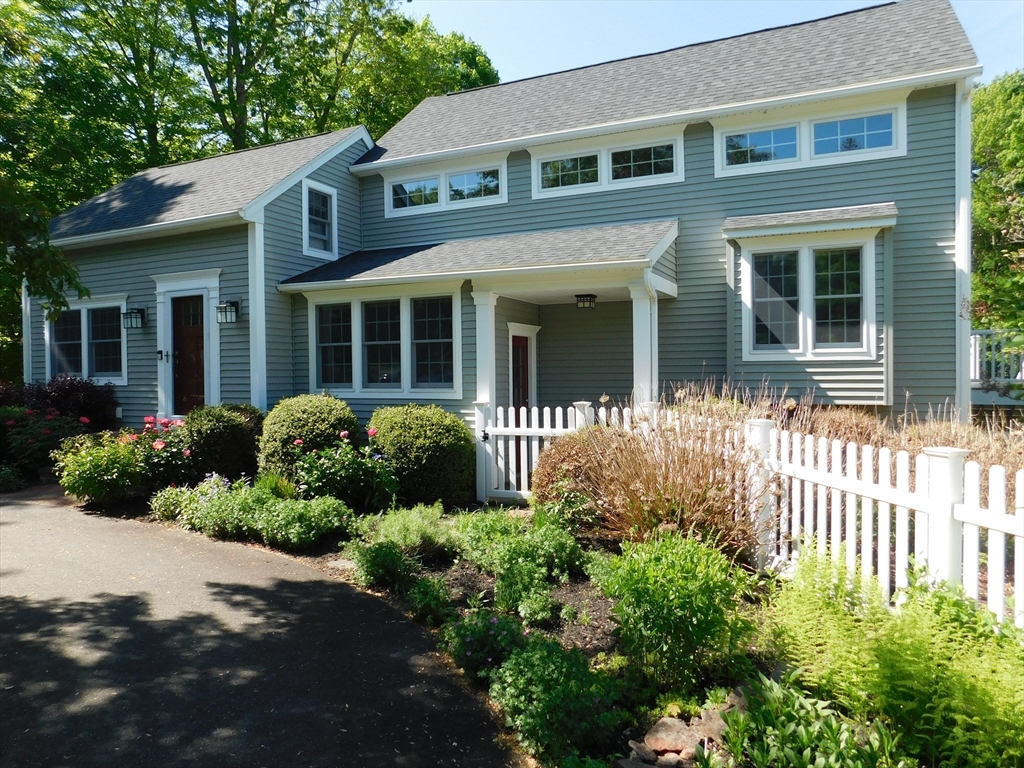 6 Peachtree Rd, East Longmeadow, Massachusetts, 3 Bedrooms Bedrooms, 7 Rooms Rooms,2 BathroomsBathrooms,Residential,For Sale,Peachtree Rd,73378142