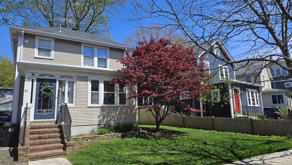 22 Loveland, Brookline, Massachusetts, 3 Bedrooms Bedrooms, 8 Rooms Rooms,1.5 BathroomsBathrooms,Residential Lease,For Rent,Loveland,73380923
