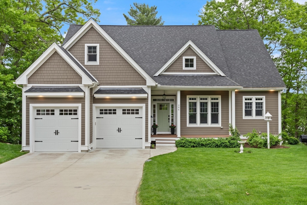 246 Forest Grove, Wrentham, Massachusetts, 3 Bedrooms Bedrooms, 11 Rooms Rooms,3.5 BathroomsBathrooms,Residential,For Sale,Forest Grove,73380965
