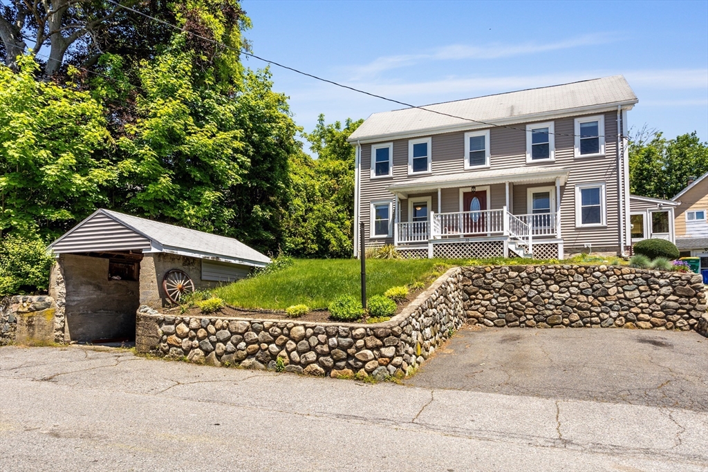 30 Auburn St, Woburn, Massachusetts, 4 Bedrooms Bedrooms, 8 Rooms Rooms,2 BathroomsBathrooms,Residential,For Sale,Auburn St,73380986