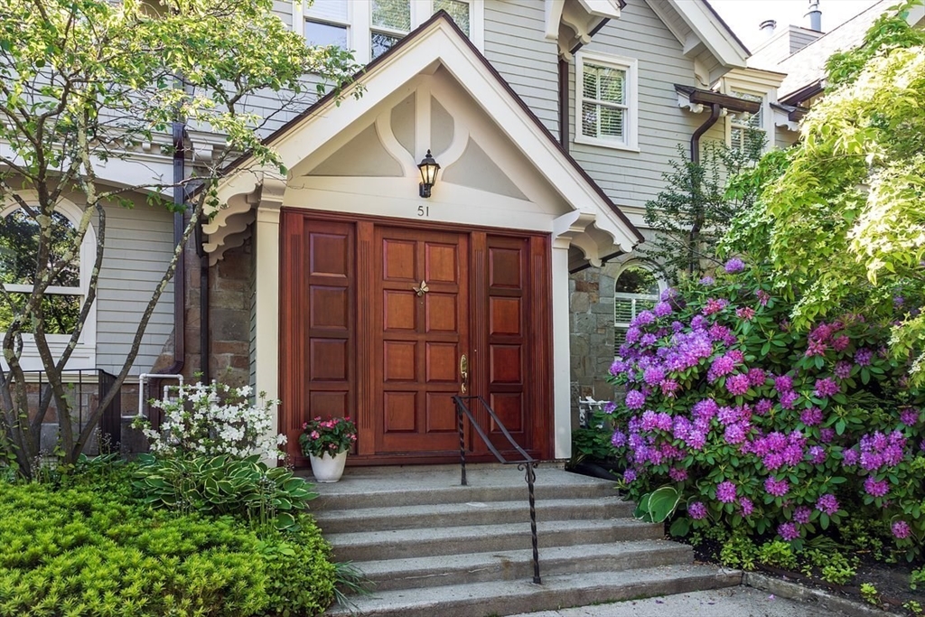 51 Rawson Rd, Brookline, Massachusetts, 3 Bedrooms Bedrooms, 7 Rooms Rooms,2.5 BathroomsBathrooms,Residential,For Sale,Rawson Rd,73380795