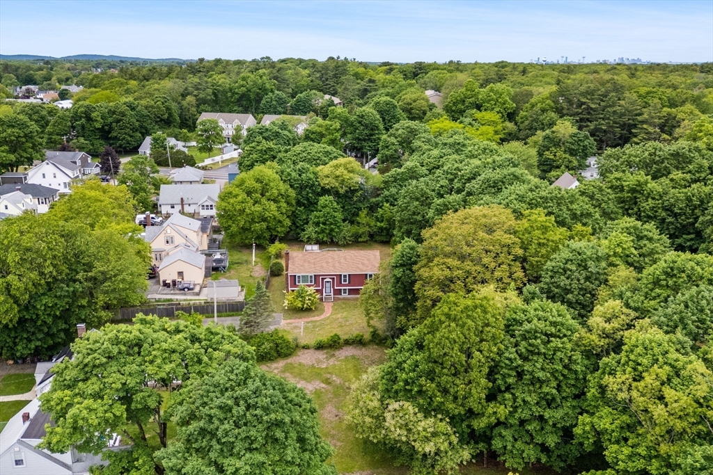 34 Edgeworth St, Weymouth, Massachusetts, 3 Bedrooms Bedrooms, 7 Rooms Rooms,2.5 BathroomsBathrooms,Residential,For Sale,Edgeworth St,73380985