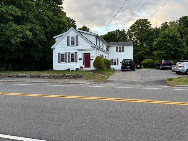 116 Center Street, Bridgewater, Massachusetts, 7 Bedrooms Bedrooms, 11 Rooms Rooms,2 BathroomsBathrooms,Residential Income,For Sale,Center Street,73381095