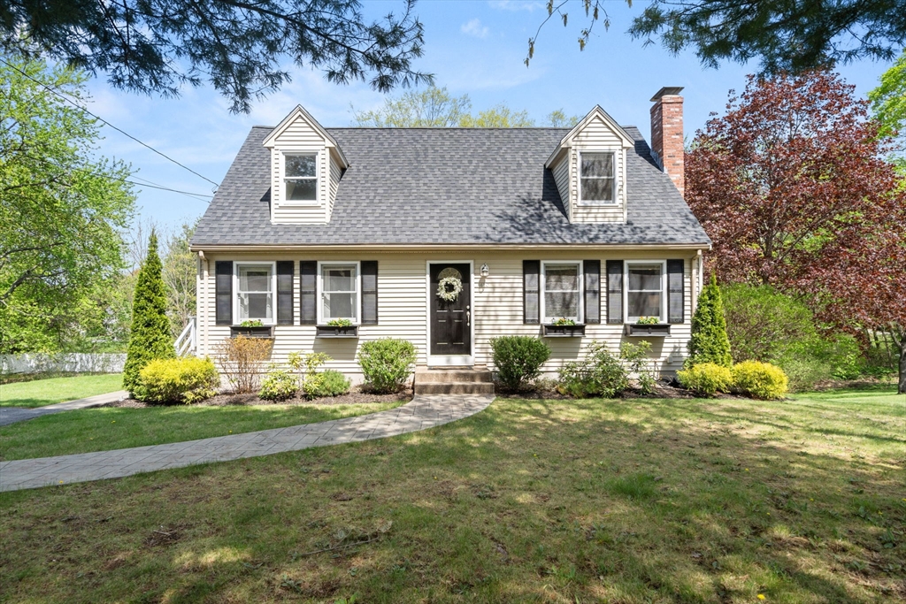470 Union Street, Franklin, Massachusetts, 3 Bedrooms Bedrooms, 7 Rooms Rooms,2 BathroomsBathrooms,Residential,For Sale,Union Street,73381116
