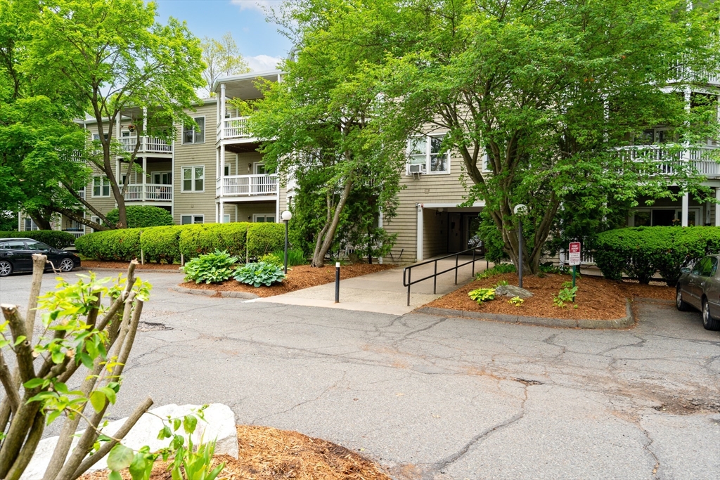 23 Randolph Pl, Northampton, Massachusetts, 2 Bedrooms Bedrooms, 5 Rooms Rooms,1 BathroomBathrooms,Residential,For Sale,Randolph Pl,73381124