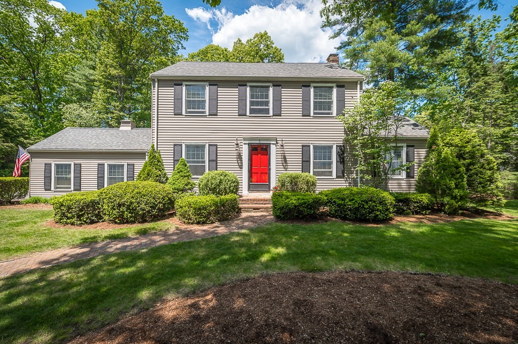 3 Tally Ho Drive, Hamilton, Massachusetts, 3 Bedrooms Bedrooms, 10 Rooms Rooms,2.5 BathroomsBathrooms,Residential,For Sale,Tally Ho Drive,73381471