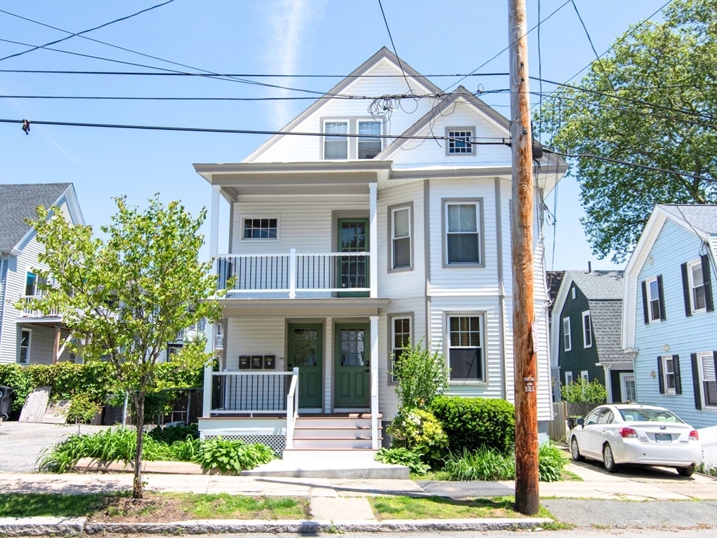 47 Winthrop St, Salem, Massachusetts, 7 Bedrooms Bedrooms, 14 Rooms Rooms,4.5 BathroomsBathrooms,Residential Income,For Sale,Winthrop St,73381487