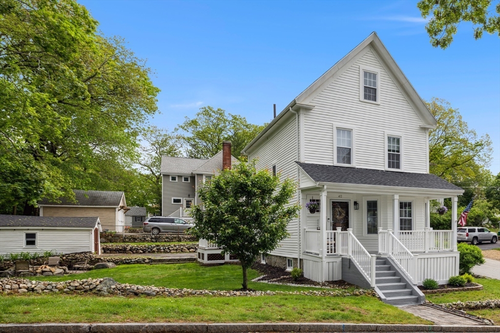 40 Harrison Ave, Wakefield, Massachusetts, 4 Bedrooms Bedrooms, 8 Rooms Rooms,1.5 BathroomsBathrooms,Residential,For Sale,Harrison Ave,73381480