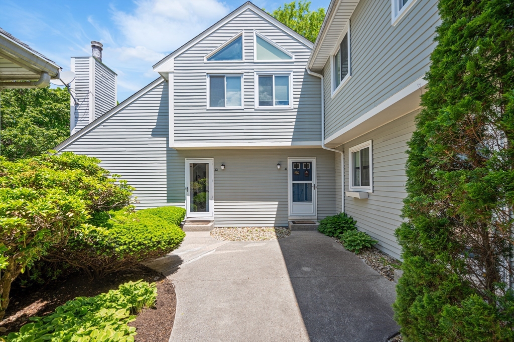 203 Lake St, Weymouth, Massachusetts, 2 Bedrooms Bedrooms, 4 Rooms Rooms,1 BathroomBathrooms,Residential,For Sale,Lake St,73381667