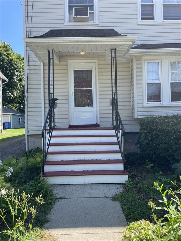 5 York, Belmont, Massachusetts, 2 Bedrooms Bedrooms, 8 Rooms Rooms,1 BathroomBathrooms,Residential Lease,For Rent,York,73381730