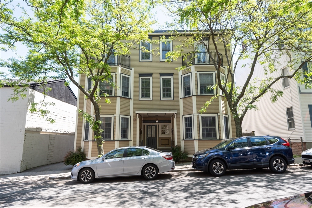 34-36 H St, Boston, Massachusetts, 3 Bedrooms Bedrooms, 5 Rooms Rooms,1.5 BathroomsBathrooms,Residential Lease,For Rent,H St,73381623