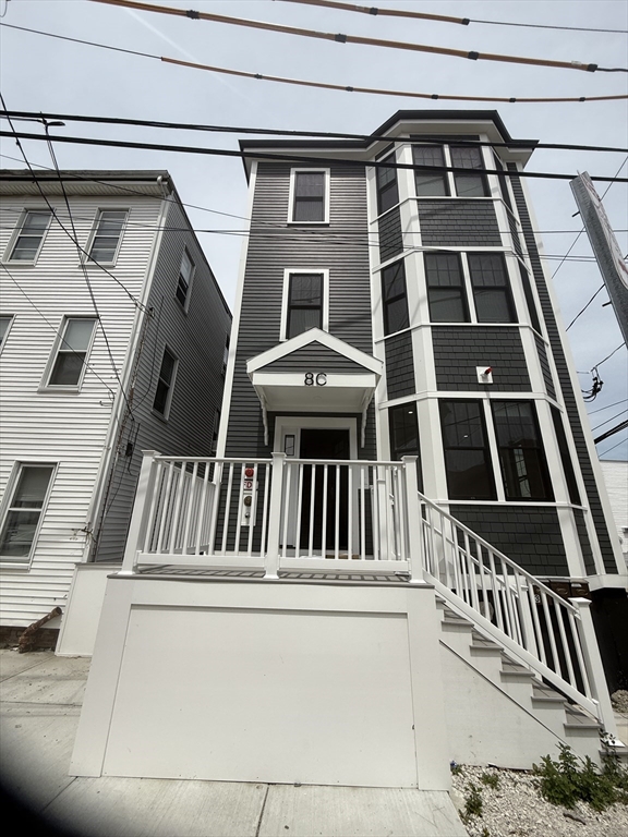 8C Ford, Boston, Massachusetts, 2 Bedrooms Bedrooms, 6 Rooms Rooms,1.5 BathroomsBathrooms,Residential Lease,For Rent,Ford,73381724