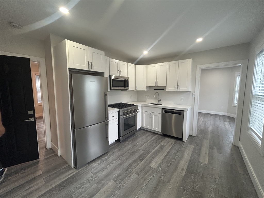 48 Oxford, Belmont, Massachusetts, 3 Bedrooms Bedrooms, 5 Rooms Rooms,1 BathroomBathrooms,Residential Lease,For Rent,Oxford,73381826