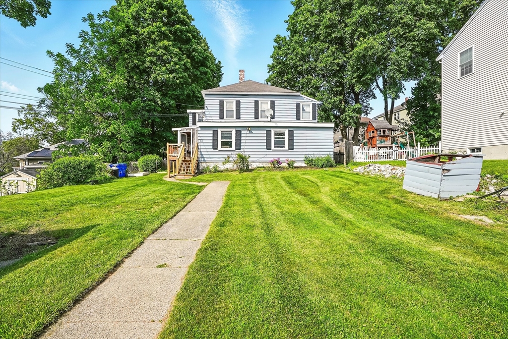 22 Douglas Ave, Maynard, Massachusetts, 5 Bedrooms Bedrooms, 10 Rooms Rooms,2 BathroomsBathrooms,Residential Income,For Sale,Douglas Ave,73381930