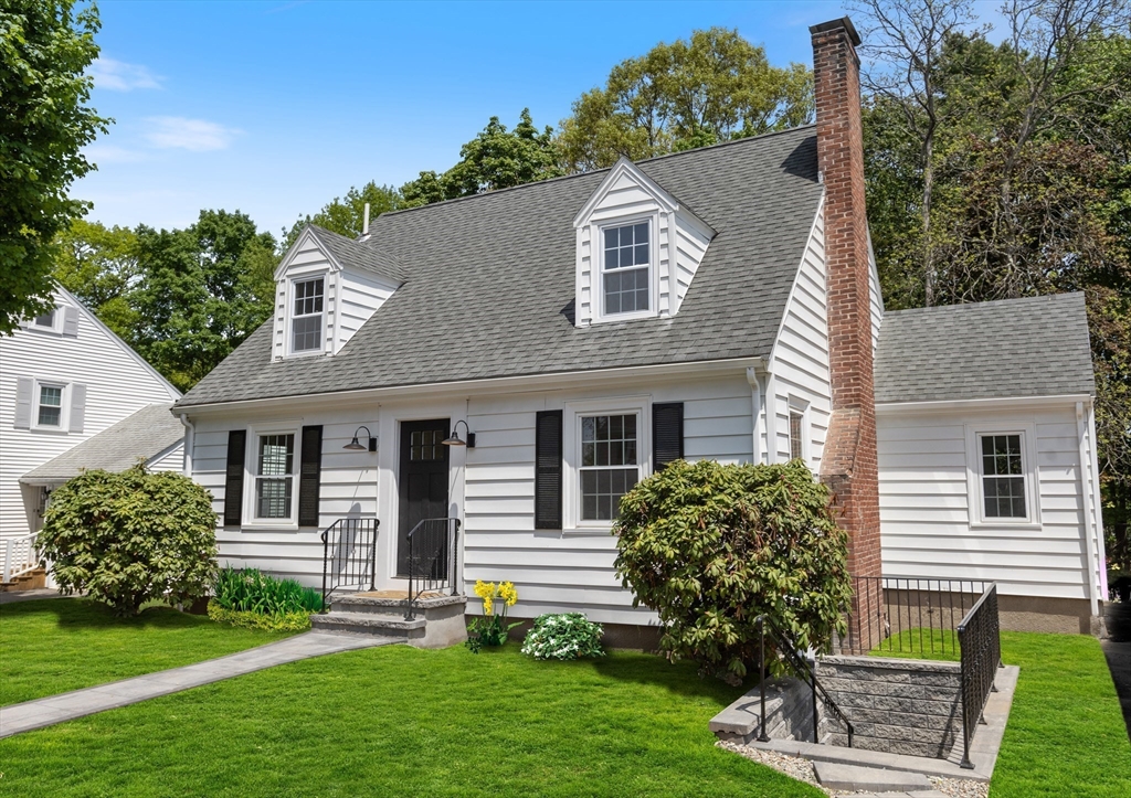 277 Vernon St, Norwood, Massachusetts, 5 Bedrooms Bedrooms, 11 Rooms Rooms,3 BathroomsBathrooms,Residential,For Sale,Vernon St,73382113