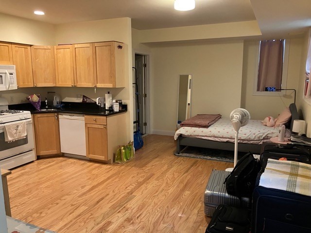 16 Chauncy Street, Cambridge, Massachusetts, 1 Bedroom Bedrooms, 2 Rooms Rooms,1 BathroomBathrooms,Residential Lease,For Rent,Chauncy Street,73382172