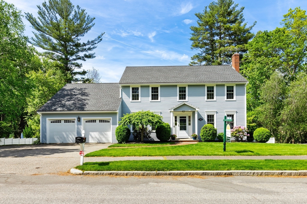 51 Lilah Lane, Reading, Massachusetts, 4 Bedrooms Bedrooms, 11 Rooms Rooms,3.5 BathroomsBathrooms,Residential,For Sale,Lilah Lane,73382193