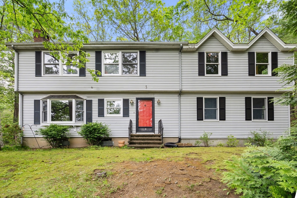 12 White Avenue, Concord, Massachusetts, 3 Bedrooms Bedrooms, 8 Rooms Rooms,3 BathroomsBathrooms,Residential,For Sale,White Avenue,73382188
