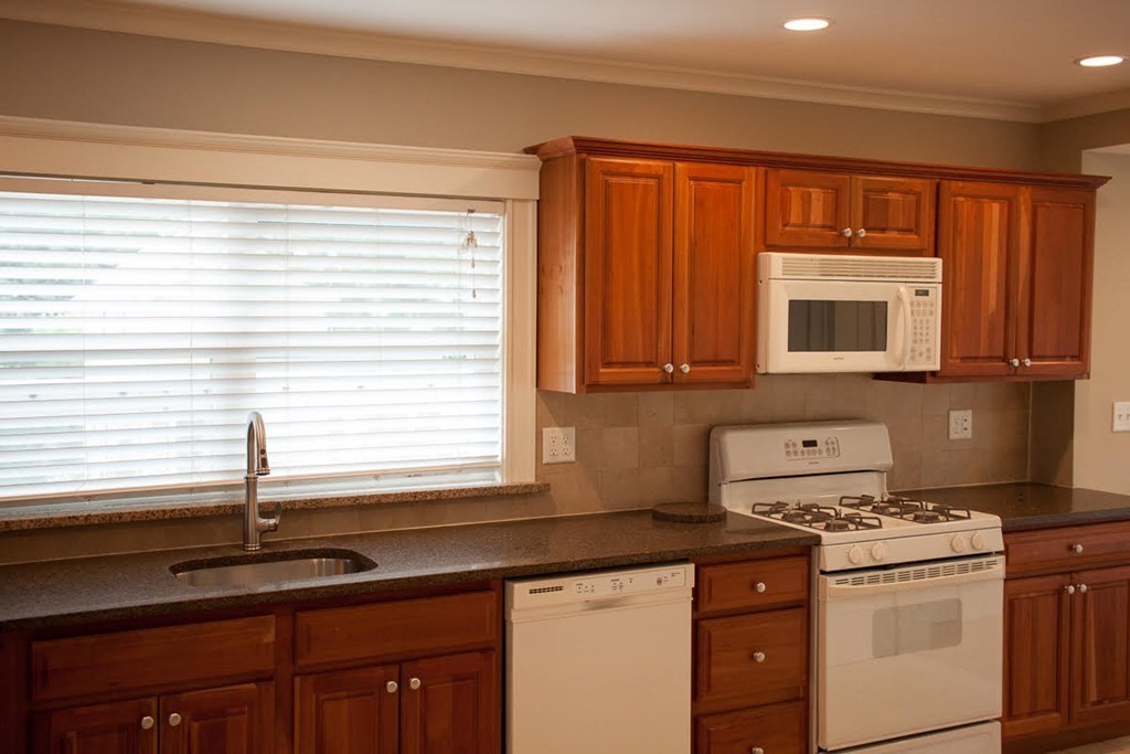 22 Creeley Rd, Belmont, Massachusetts, 4 Bedrooms Bedrooms, 12 Rooms Rooms,3 BathroomsBathrooms,Residential Lease,For Rent,Creeley Rd,73382324