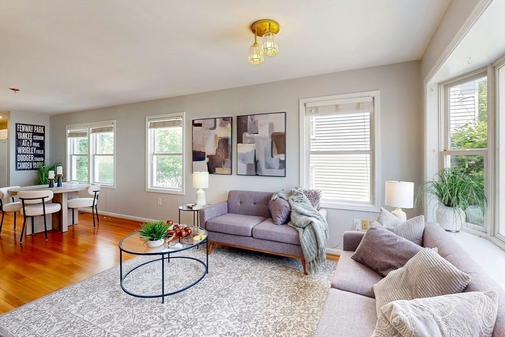 27 French St, Watertown, Massachusetts, 3 Bedrooms Bedrooms, 6 Rooms Rooms,1.5 BathroomsBathrooms,Residential,For Sale,French St,73382185