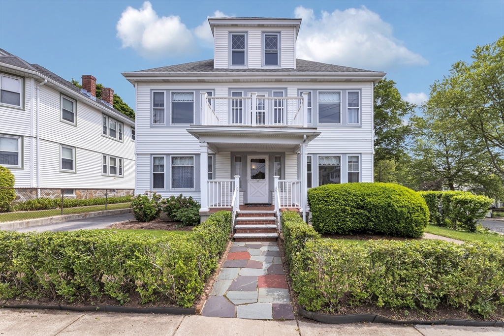 17 Matchett Street, Boston, Massachusetts, 7 Bedrooms Bedrooms, 15 Rooms Rooms,3 BathroomsBathrooms,Residential Income,For Sale,Matchett Street,73382403