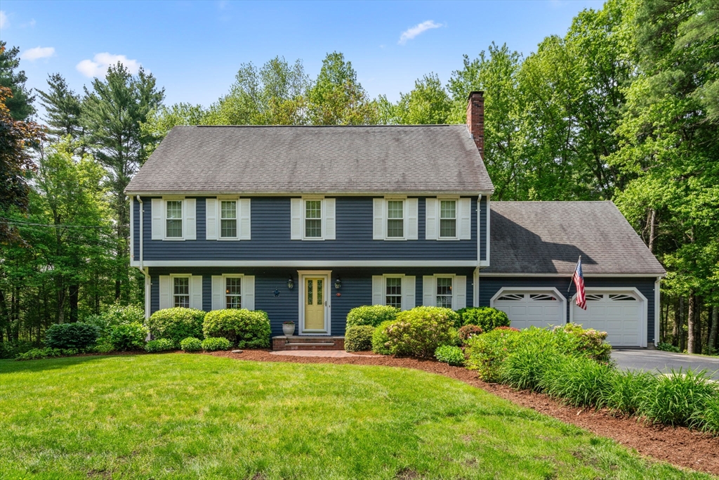 79 Medway St, Norfolk, Massachusetts, 4 Bedrooms Bedrooms, 8 Rooms Rooms,2.5 BathroomsBathrooms,Residential,For Sale,Medway St,73380391
