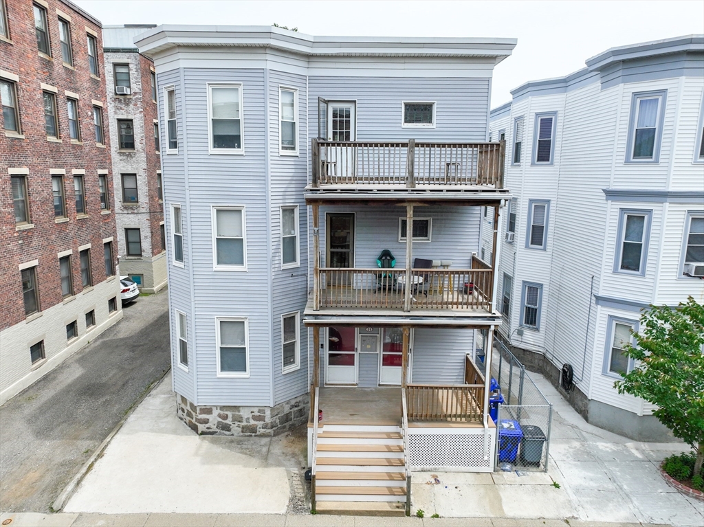39 Chester St, Boston, Massachusetts, 12 Bedrooms Bedrooms, 24 Rooms Rooms,6 BathroomsBathrooms,Residential Income,For Sale,Chester St,73382192