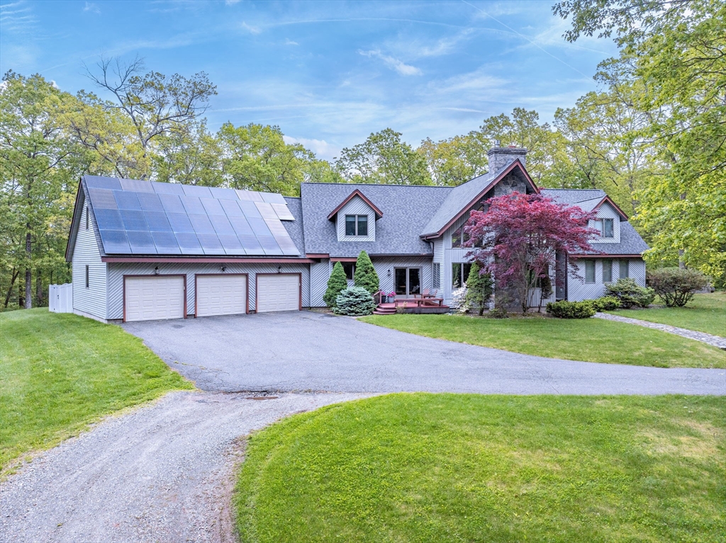 55 Chilson Rd, Wilbraham, Massachusetts, 5 Bedrooms Bedrooms, 10 Rooms Rooms,4 BathroomsBathrooms,Residential,For Sale,Chilson Rd,73382503
