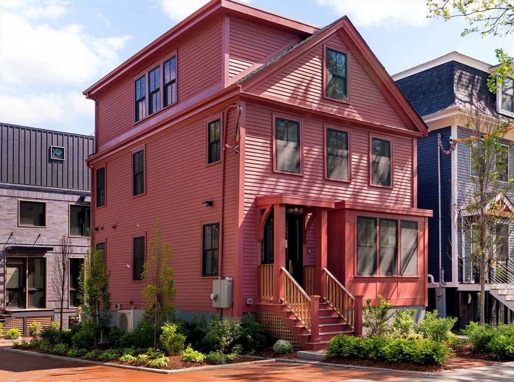 13 Mellen Street, Cambridge, Massachusetts, 5 Bedrooms Bedrooms, 8 Rooms Rooms,4.5 BathroomsBathrooms,Residential,For Sale,Mellen Street,73382365