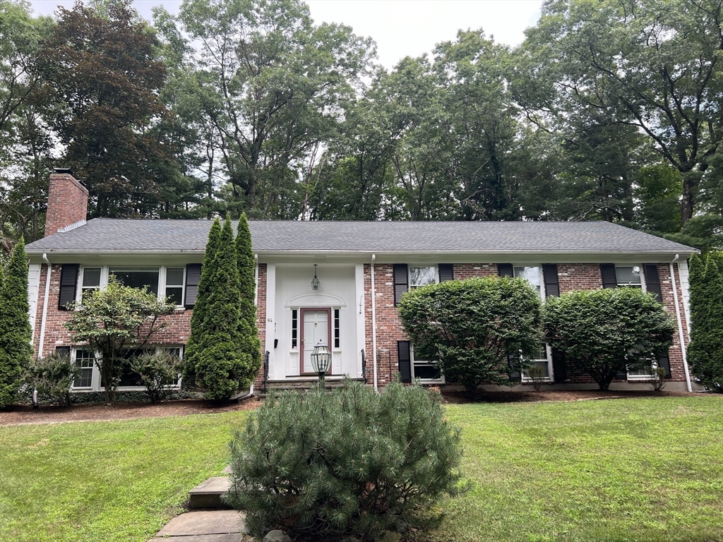 84 Cleveland Rd, Wellesley, Massachusetts, 5 Bedrooms Bedrooms, 9 Rooms Rooms,2.5 BathroomsBathrooms,Residential Lease,For Rent,Cleveland Rd,73382512
