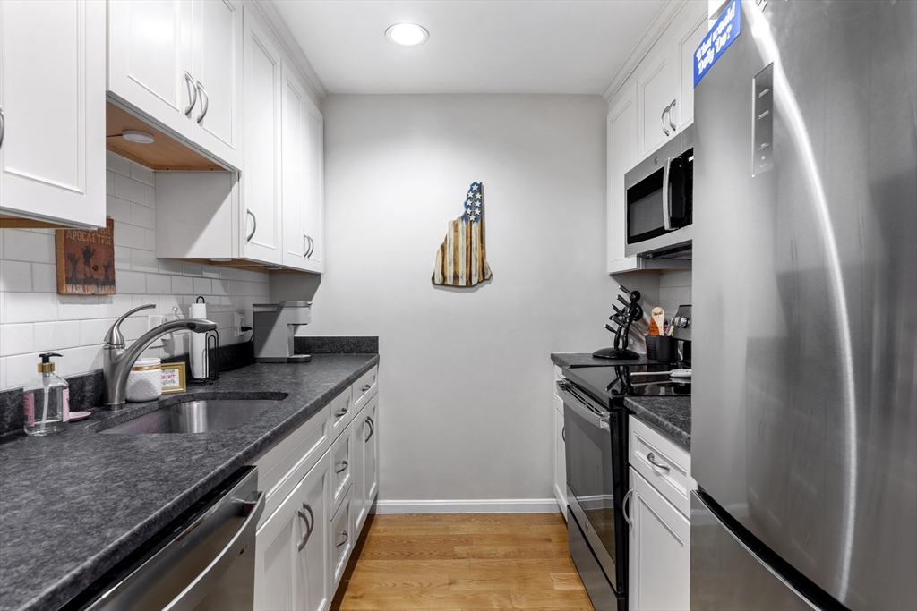 350 W Fourth, Boston, Massachusetts, 2 Bedrooms Bedrooms, 5 Rooms Rooms,1 BathroomBathrooms,Residential Lease,For Rent,W Fourth,73382534