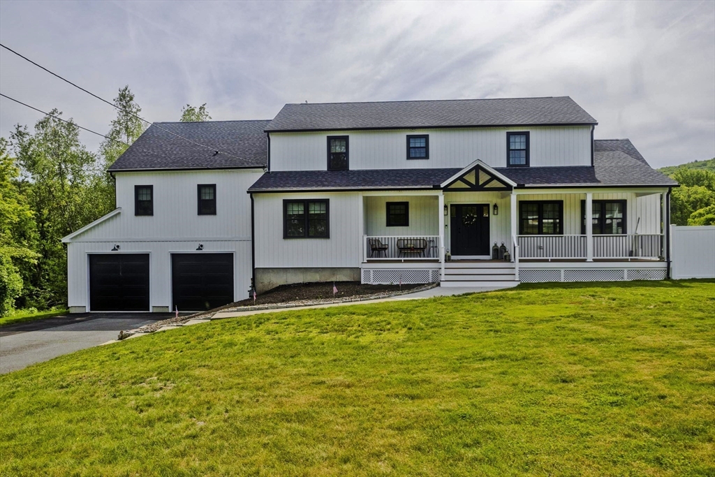 56 Margaret St, Monson, Massachusetts, 4 Bedrooms Bedrooms, 8 Rooms Rooms,3.5 BathroomsBathrooms,Residential,For Sale,Margaret St,73379076