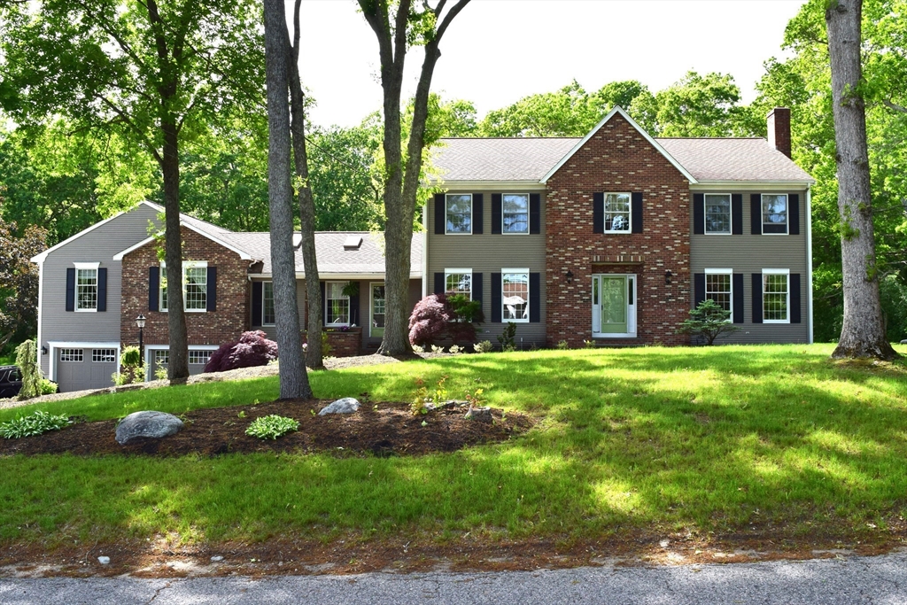 1820 Milk St, Dighton, Massachusetts, 5 Bedrooms Bedrooms, 14 Rooms Rooms,3.5 BathroomsBathrooms,Residential,For Sale,Milk St,73382535