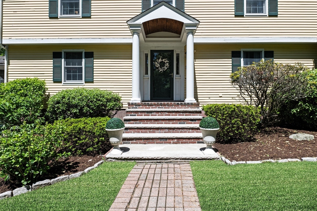 9 Sagamore Road, Ipswich, Massachusetts, 5 Bedrooms Bedrooms, 11 Rooms Rooms,3.5 BathroomsBathrooms,Residential,For Sale,Sagamore Road,73382574