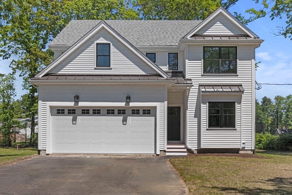 8 Mass Avenue, Wilmington, Massachusetts, 4 Bedrooms Bedrooms, 8 Rooms Rooms,2.5 BathroomsBathrooms,Residential,For Sale,Mass Avenue,73382561