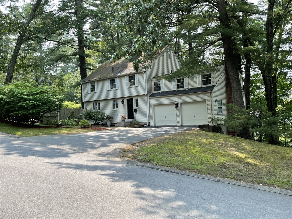 5 Temple Rd, Wellesley, Massachusetts, 4 Bedrooms Bedrooms, 8 Rooms Rooms,2.5 BathroomsBathrooms,Residential Lease,For Rent,Temple Rd,73382471
